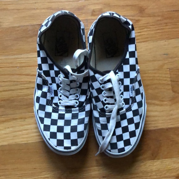 vans low tops (checkerboard) - Picture 4 of 4